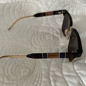 GUCCI wayfarer style sunglasses